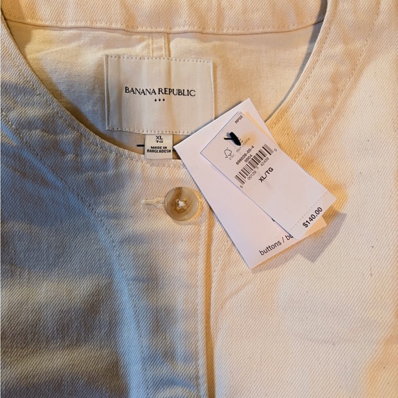 Banana Republic Cream Button-Up Vest - Picture 2 of 3
